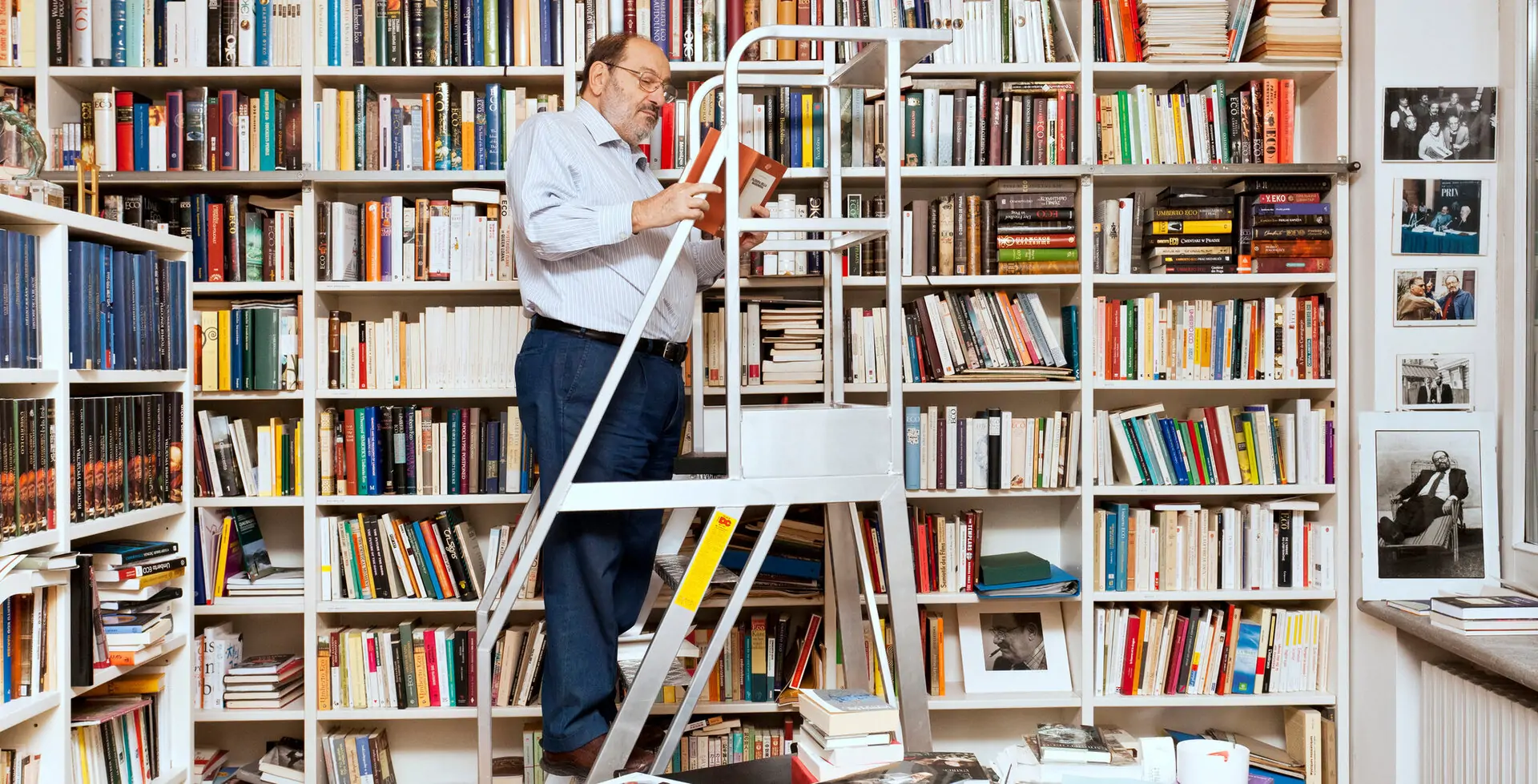 Nhà văn, triết gia và học giả Umberto Eco